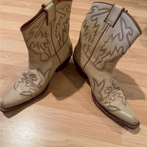 Women’s Cream Western Heeled Boots